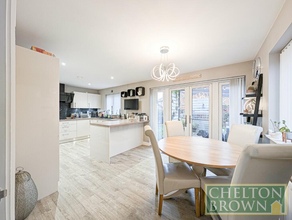 Kitchen &amp; Diner