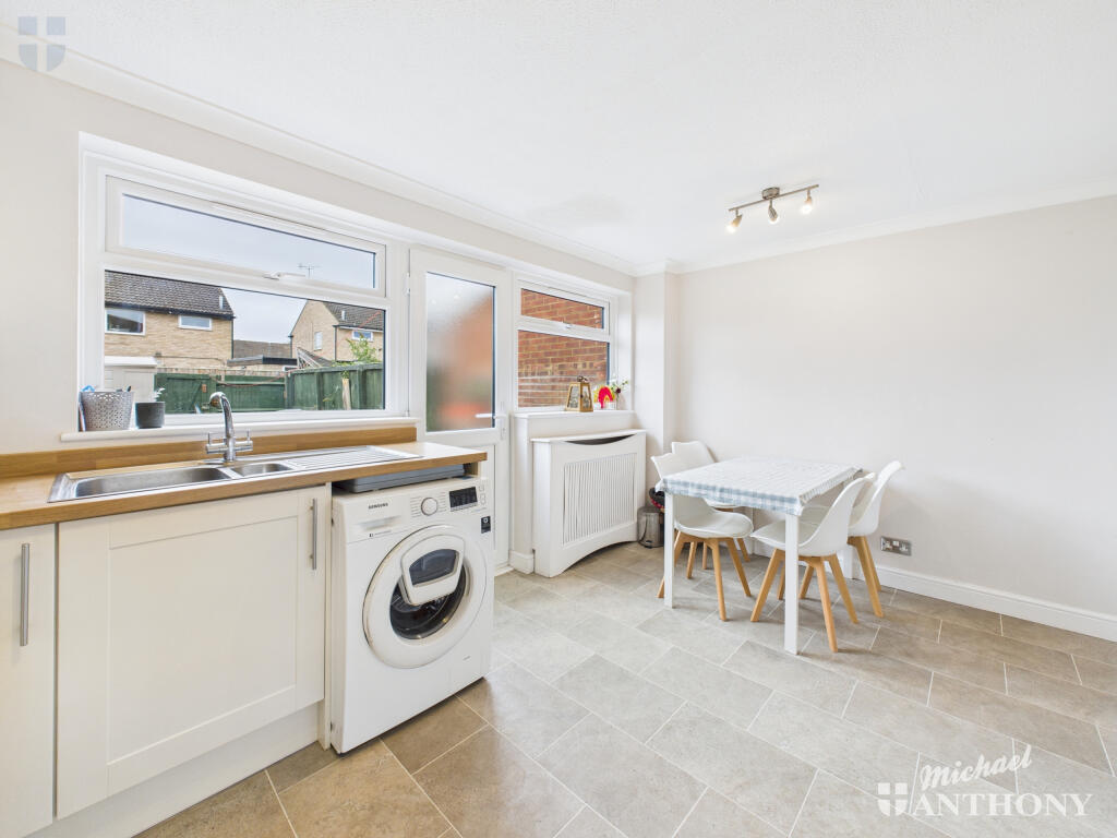 CAM03852G0-PR0449-STILL008