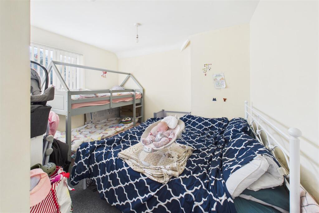 52 Lynton Road, Bedminster, Bristol BS3 5LT | Free