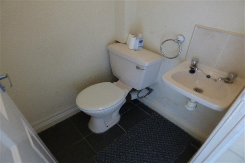 Downstairs WC/Cloakr