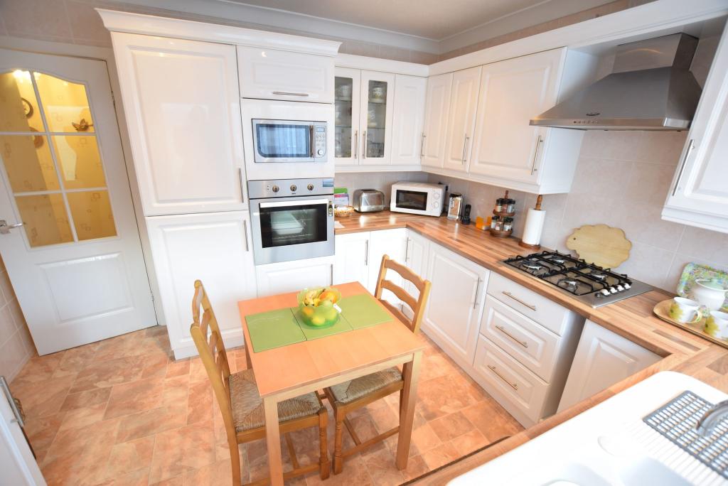 KITCHEN BREAKFAST ROOM