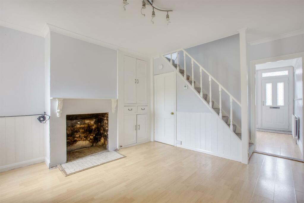 87 Totteridge Avenue, HP13 6XG-7.jpg