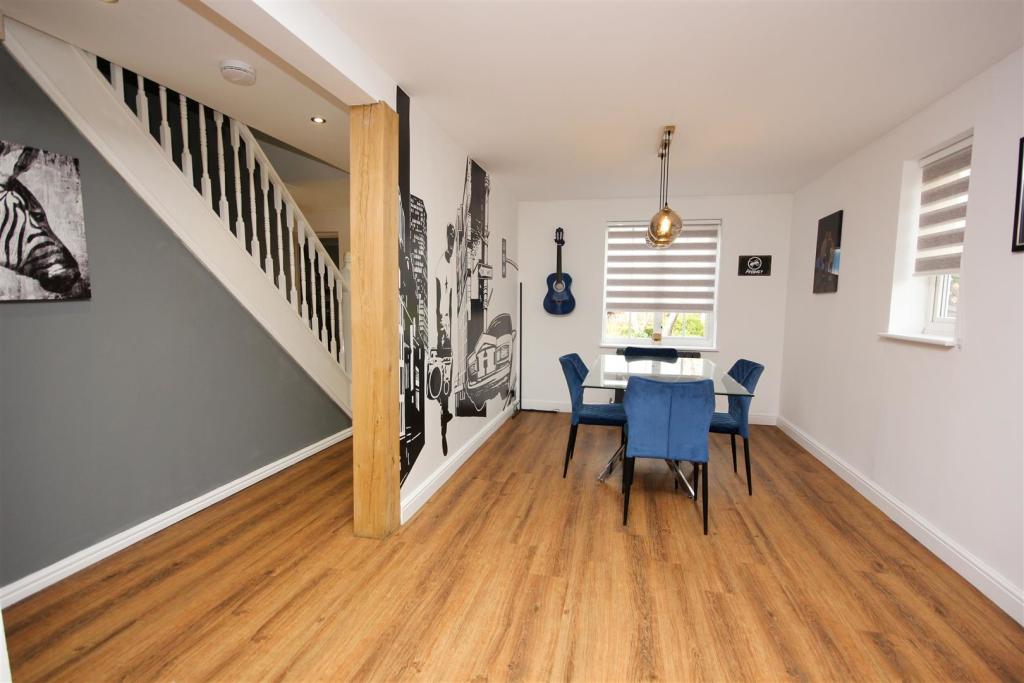 Dining Area.jpg