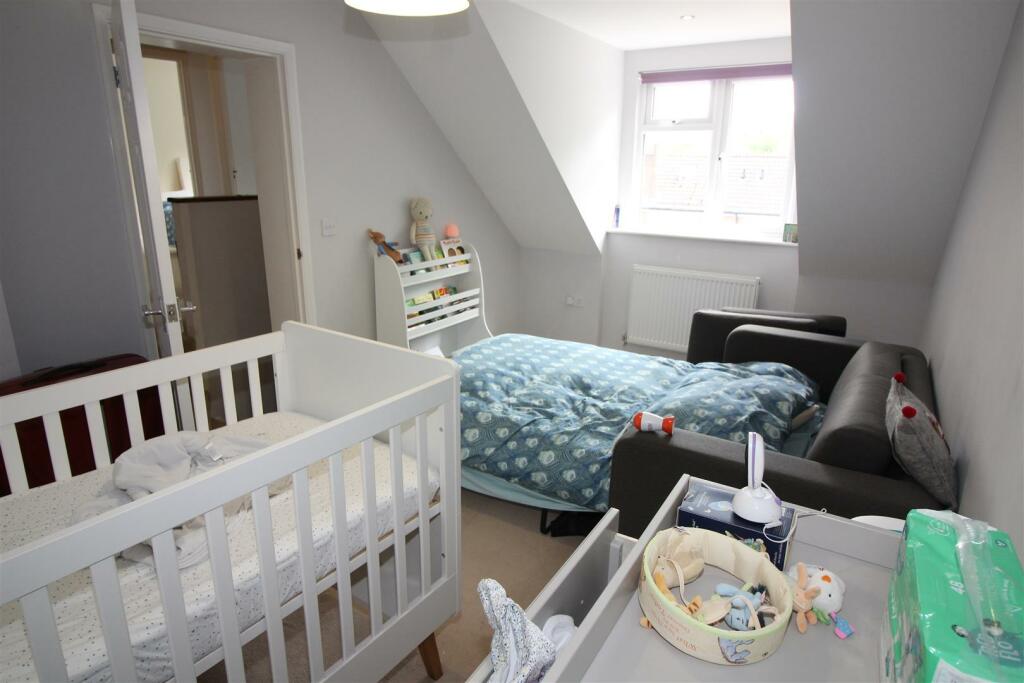 56 Robyns Way - Bed 2.JPG