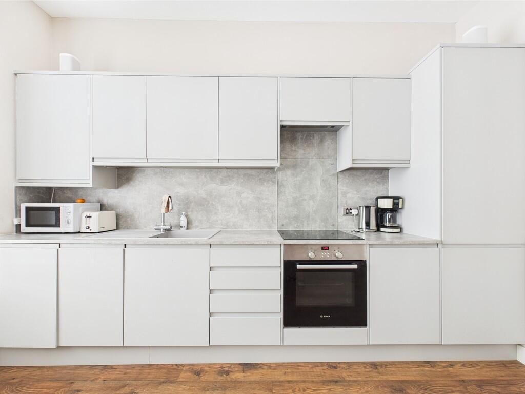 CAM03974G0-PR0134...