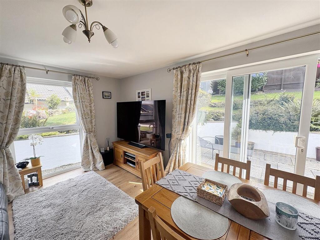 SECOND LIVING/DINING