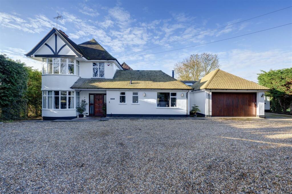 Hendre Hi Res 01.jpg