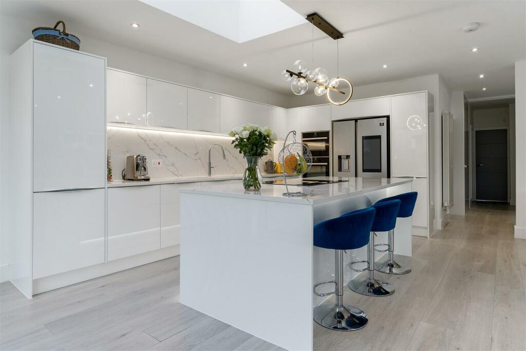 132A Sandbanks Road, fpz327738 - (5).jpg