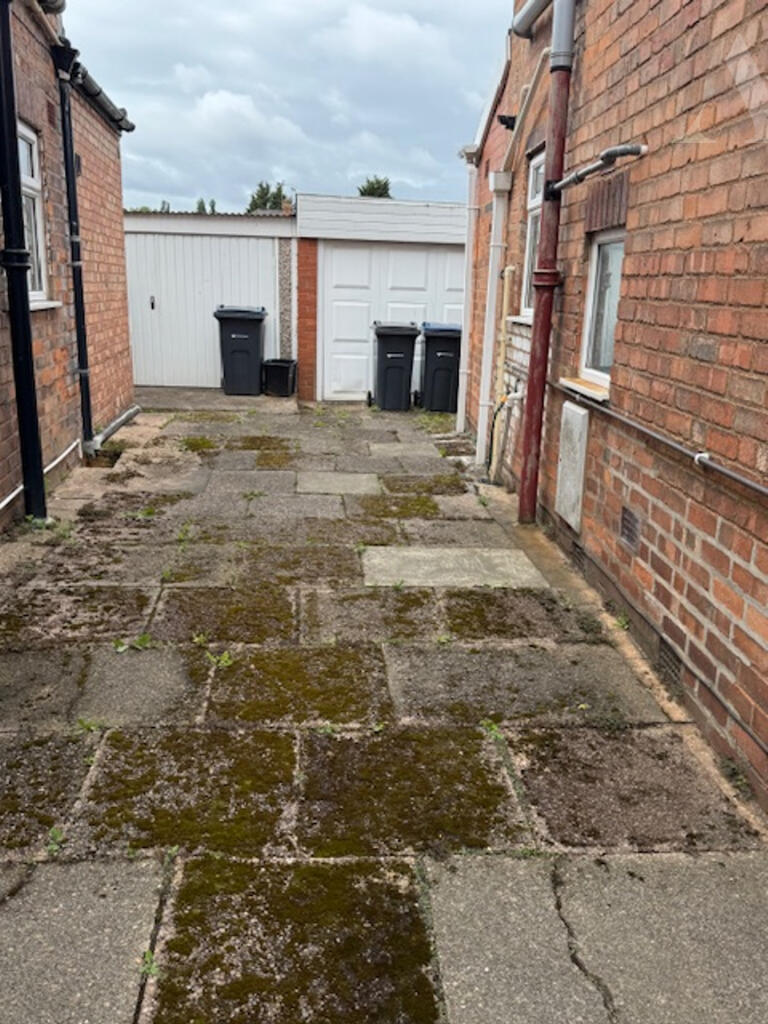 54 Millington Road side garage