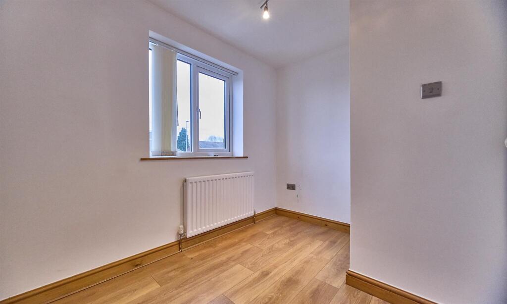 78 Featherston Drive BB 3.jpg