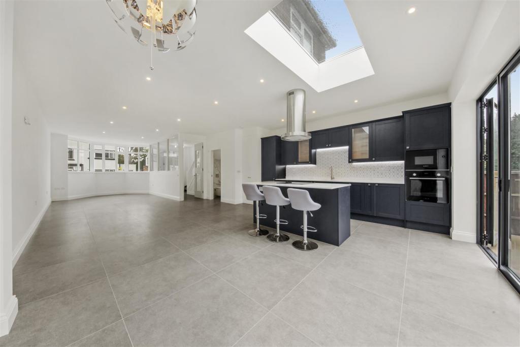 16a Priory Hill - E8vkUZDZz5ASgffb3Bqd.jpg