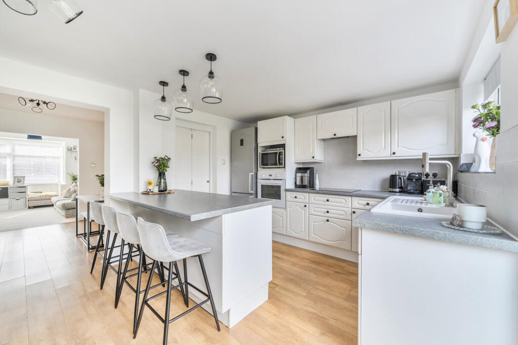 1356112-8-68c9a02...