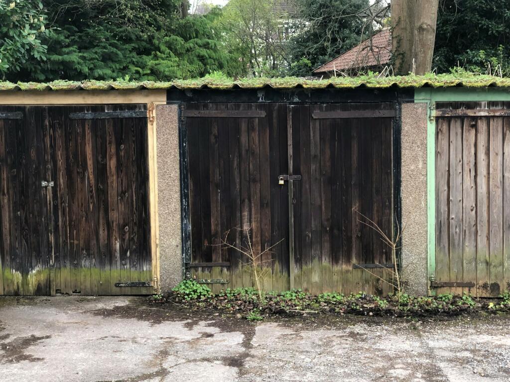 Garage for 15 &amp; 16 Sunnyside