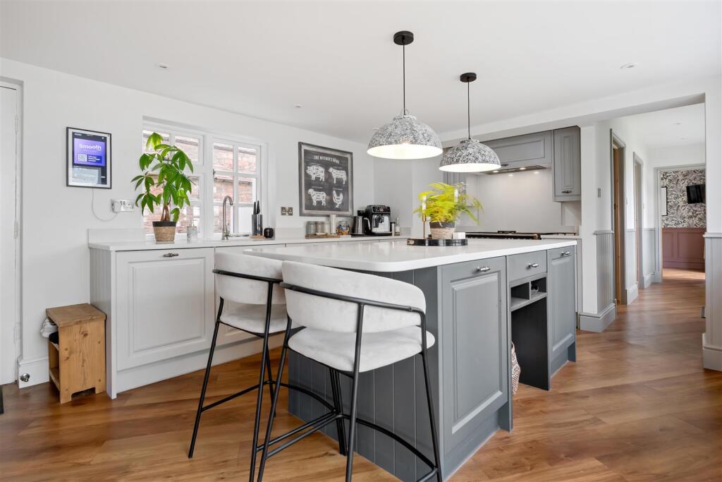 67 Main St-High-45.jpg