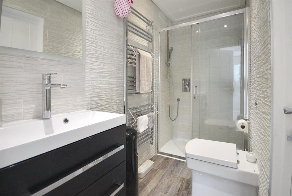 Jack &amp; Jill Shower Room