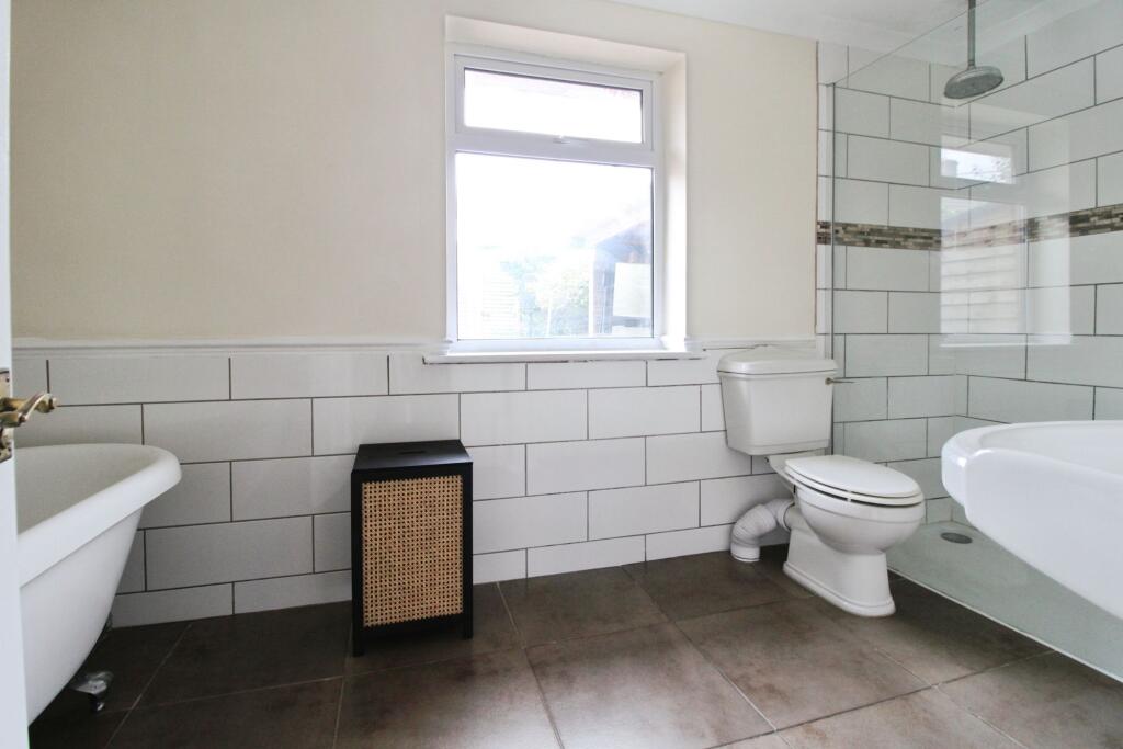 Family Bathroom + Shower