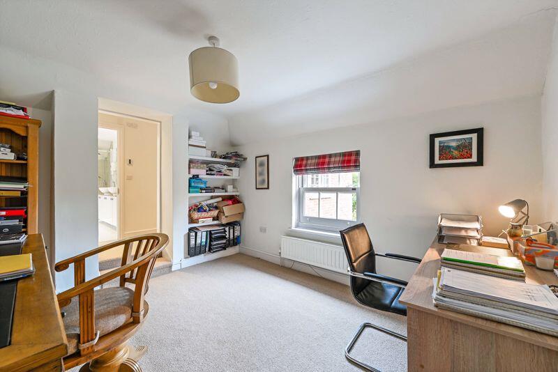 Dressing room/ study