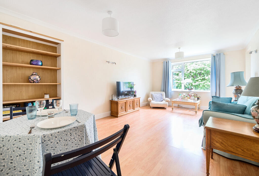 Sitting/Dining Room