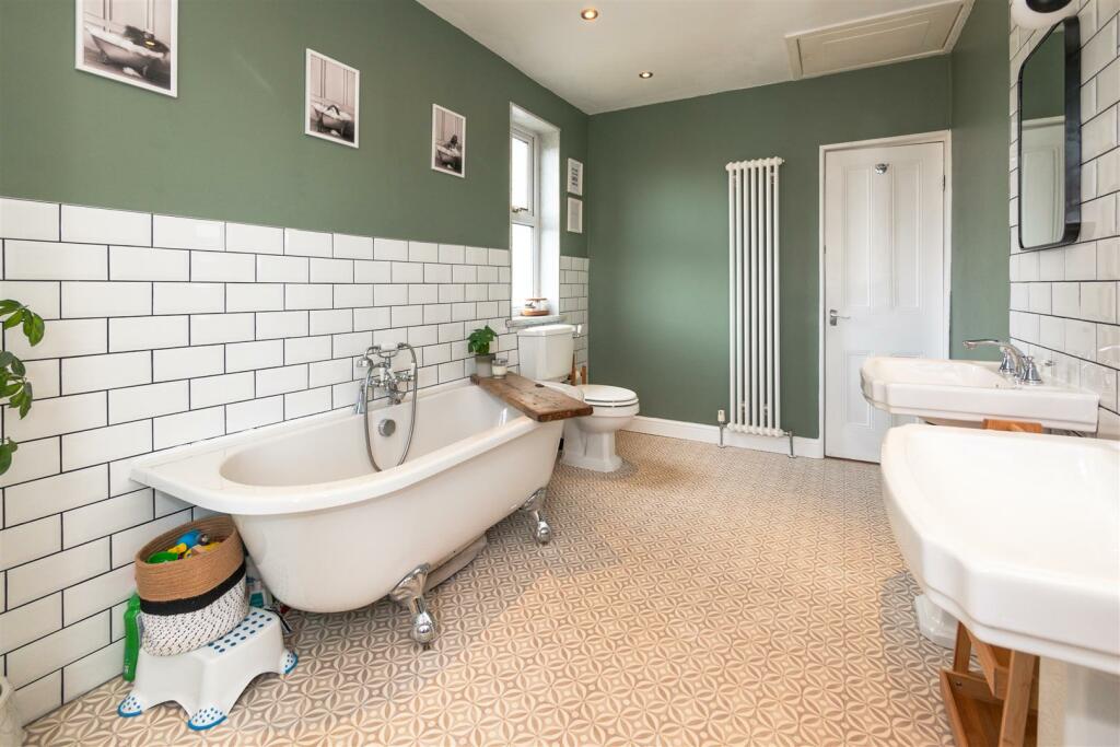 Bathroom Aspect 3