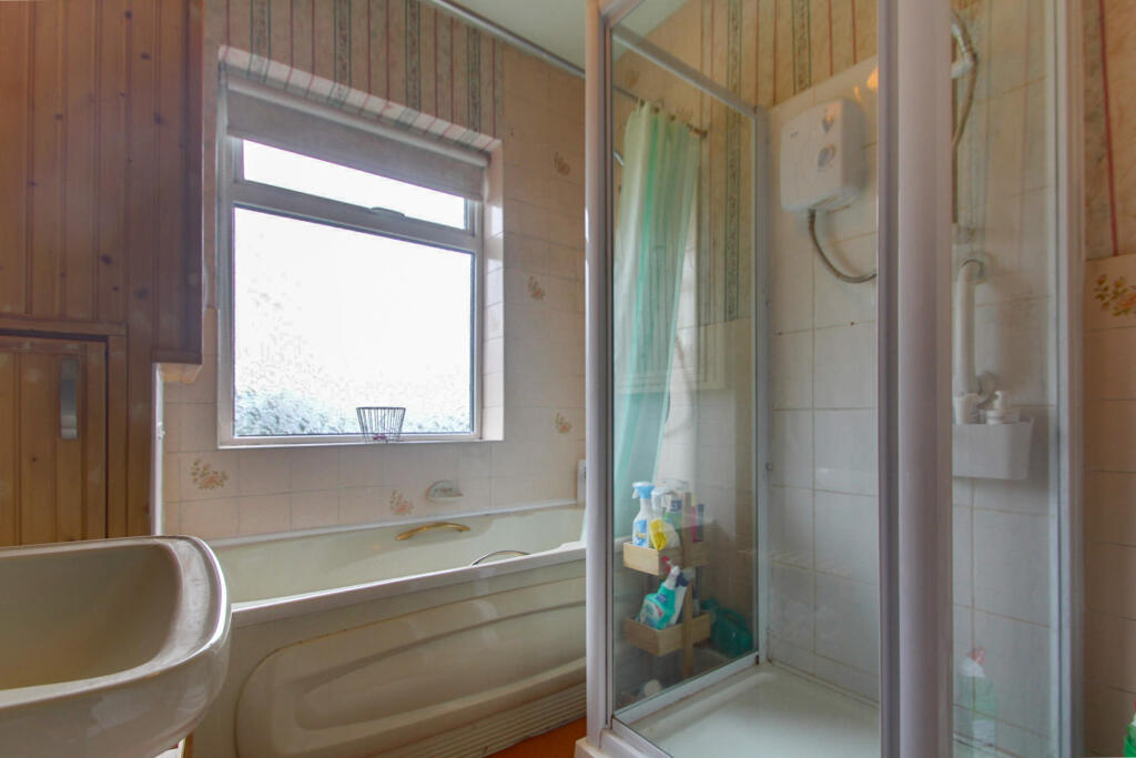Bath/Shower/WC