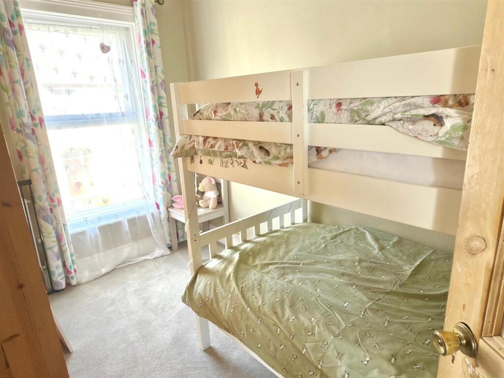 BED 4.jpg