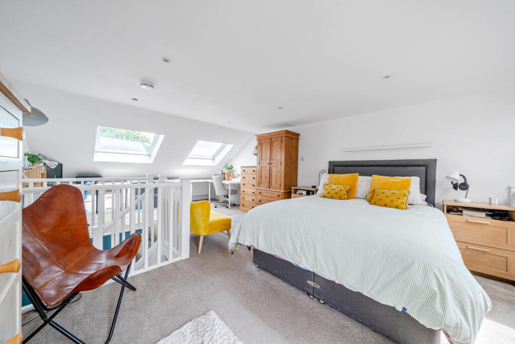 1319918-4-686e562...