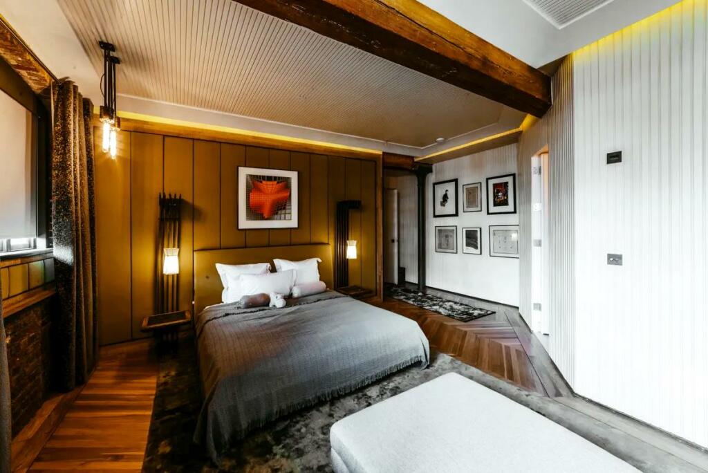 Bedroom 2 copy.jpg