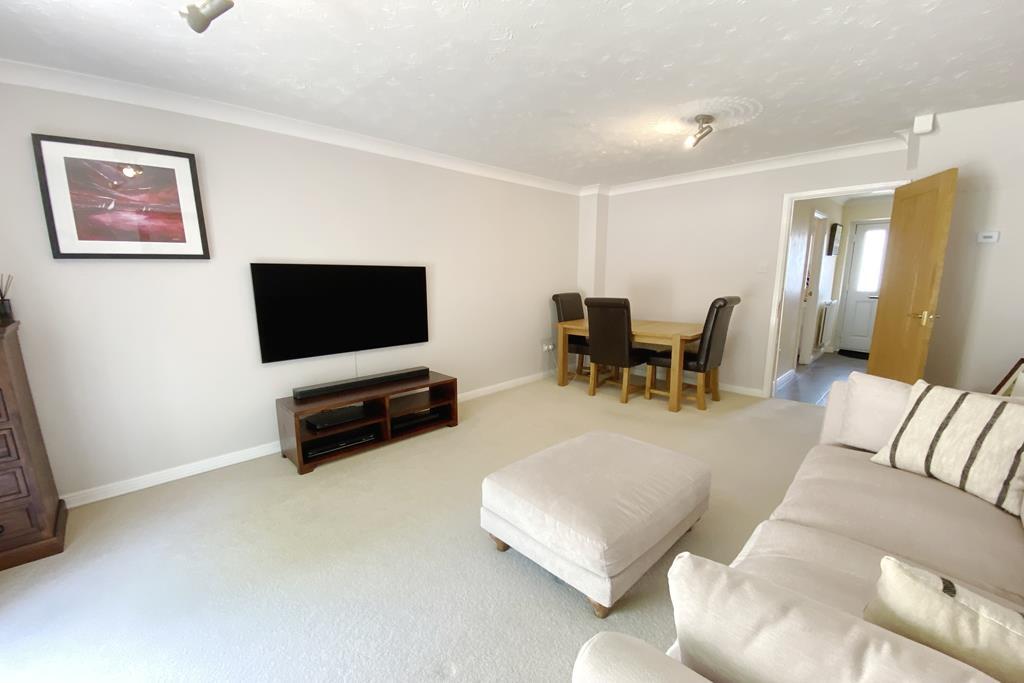 Lounge/Dining Rm