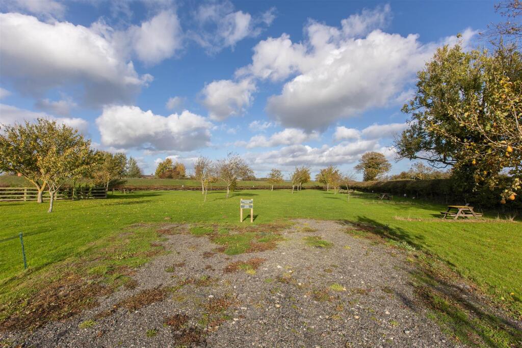 Low Moorgate Park-2.jpg