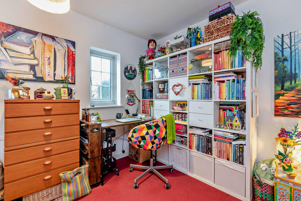 8623199-interior1...