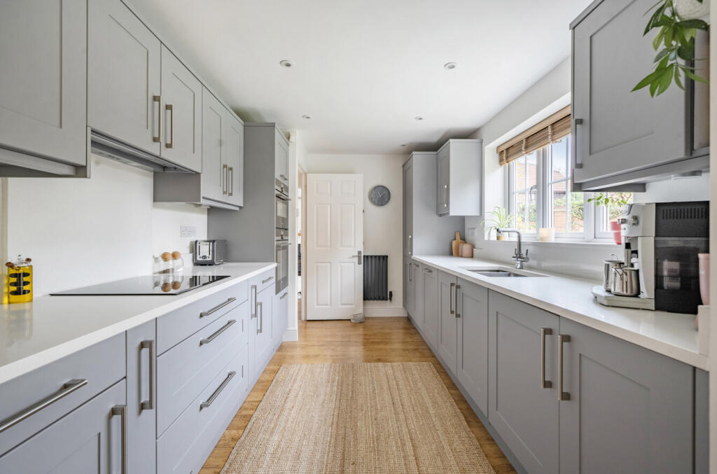 1373597-22-68ff77...