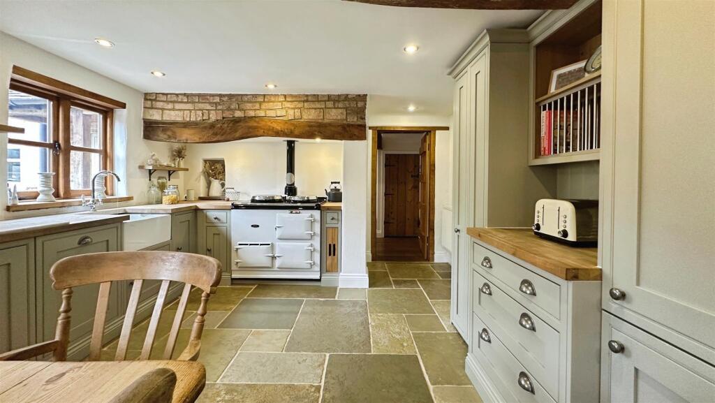 6d618f9b--4DDA-89E1-260ADE34E40D-79569-00001946DE1