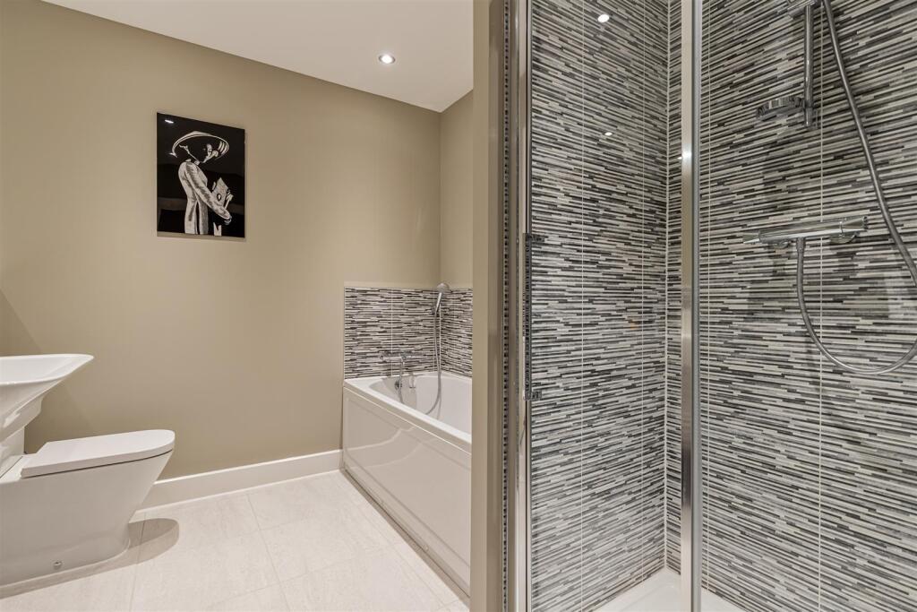 A20 - 18 Baltic Way Totnes - 250926.jpg