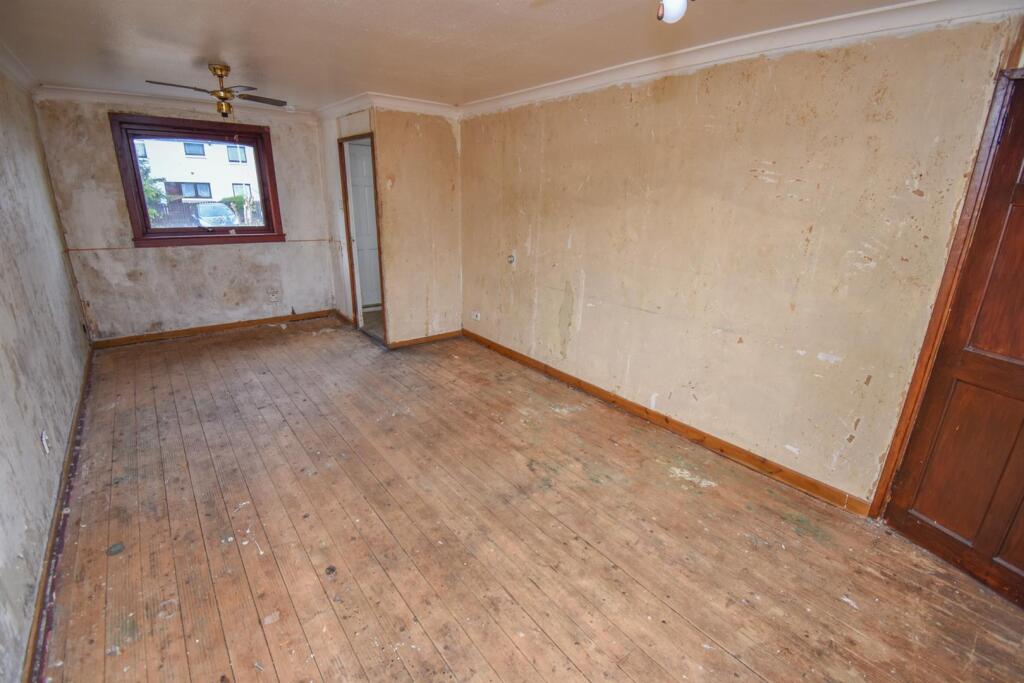 LOUNGE-DINING ROOM