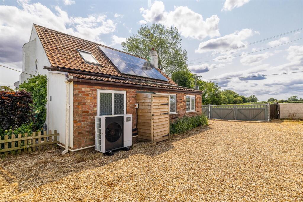 Rosy Cottage (Sibsey)-15.jpg