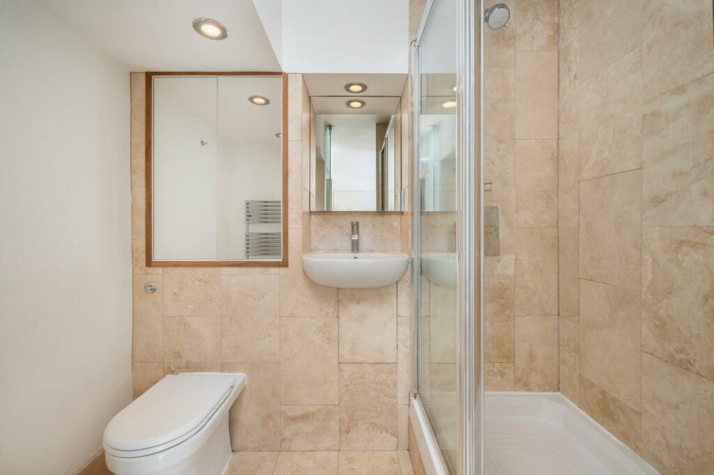 bathroom (2).jpg