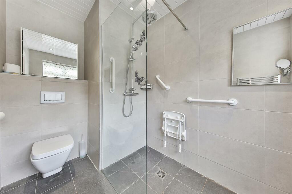 Ensuite.2.jpg