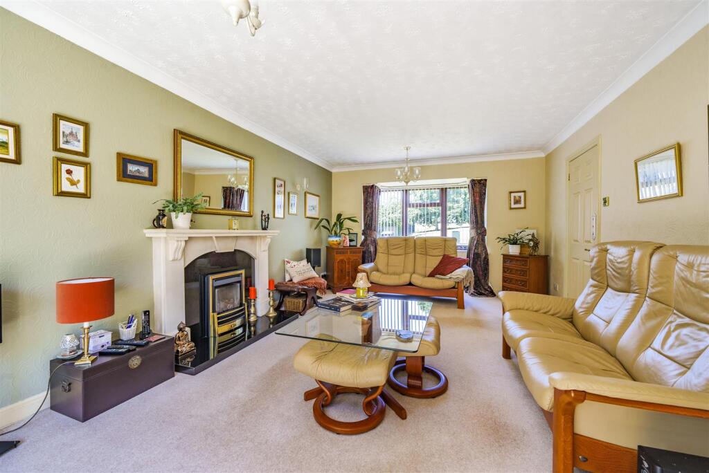 8 Dove Close, Towcester