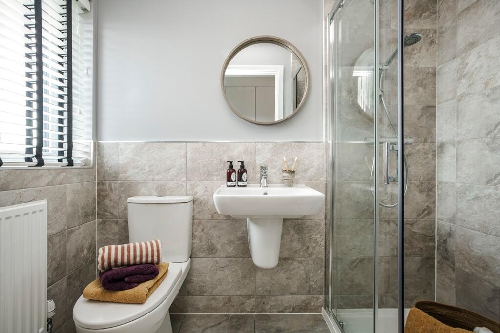 A generous ensuite shower room connected to the main bedroom.