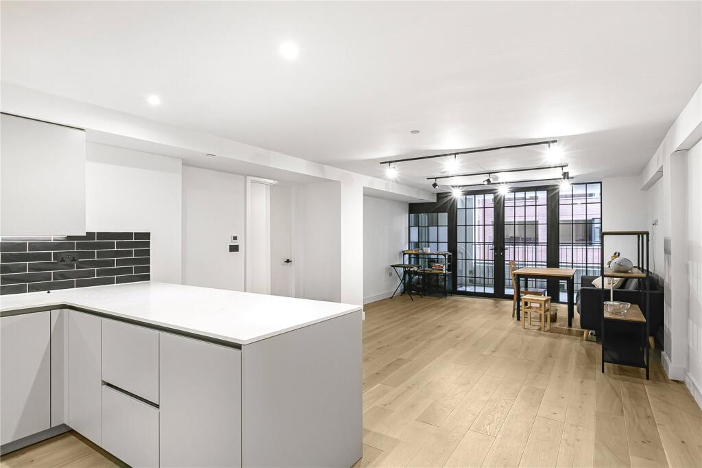 Kitchen/Reception