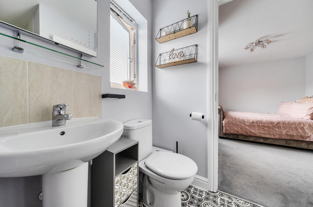 1365142-9-68f224e...