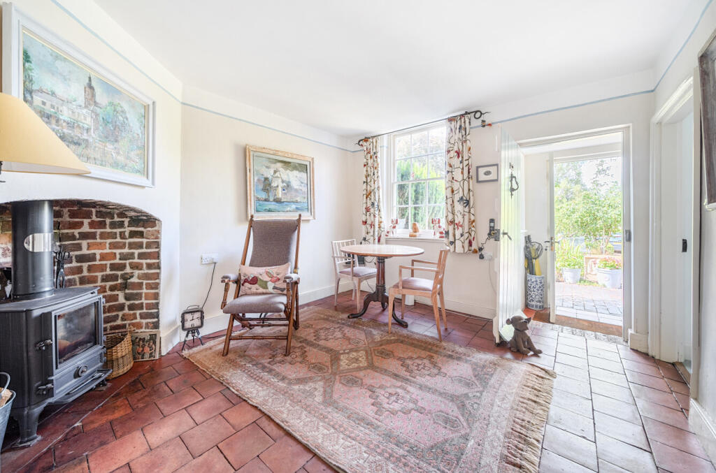 1326456-5-687e2d4...