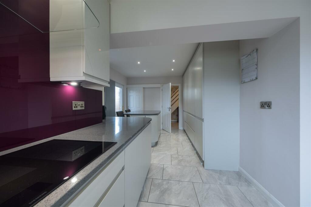 51 Russet Road-003.jpg
