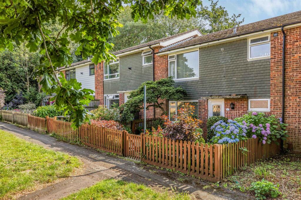 8 Sullivan Way, Purbrook-Small-PorticoMarketing-OH