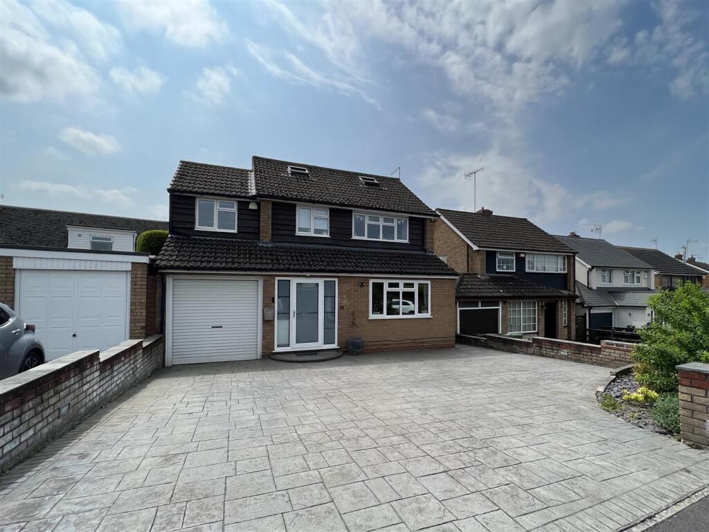 Long Compton Drive Hagley 1.jpg