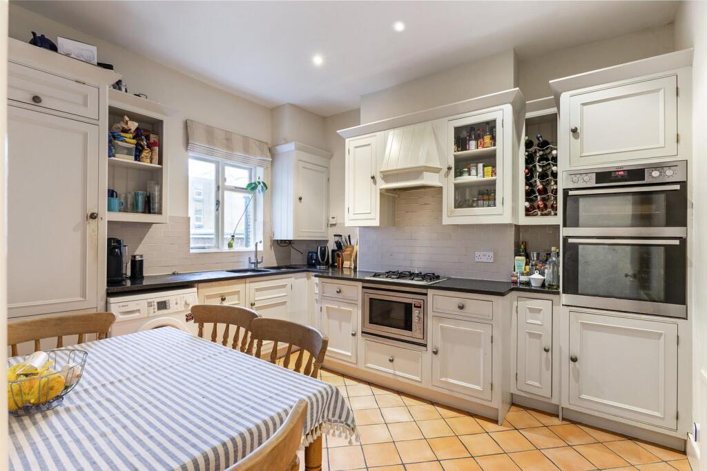 86007_8 Archel Road (12)_low.jpg