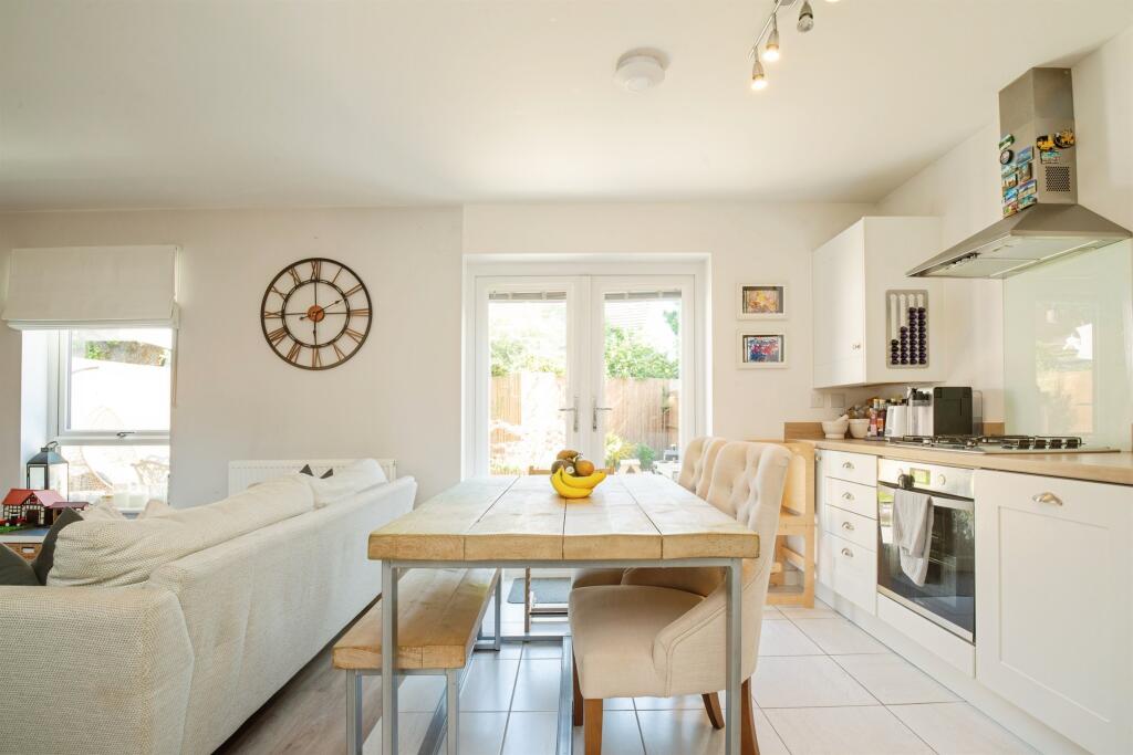 Lounge/ Dining/ Kitchen Area