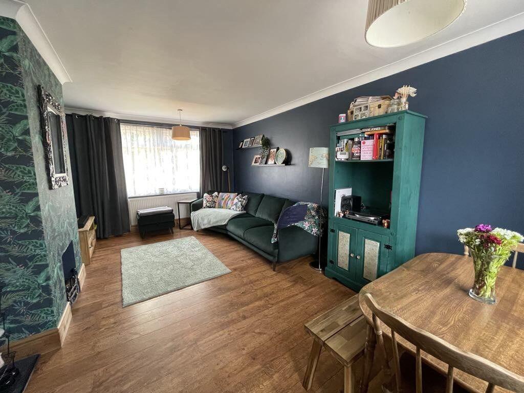Photograph 4
