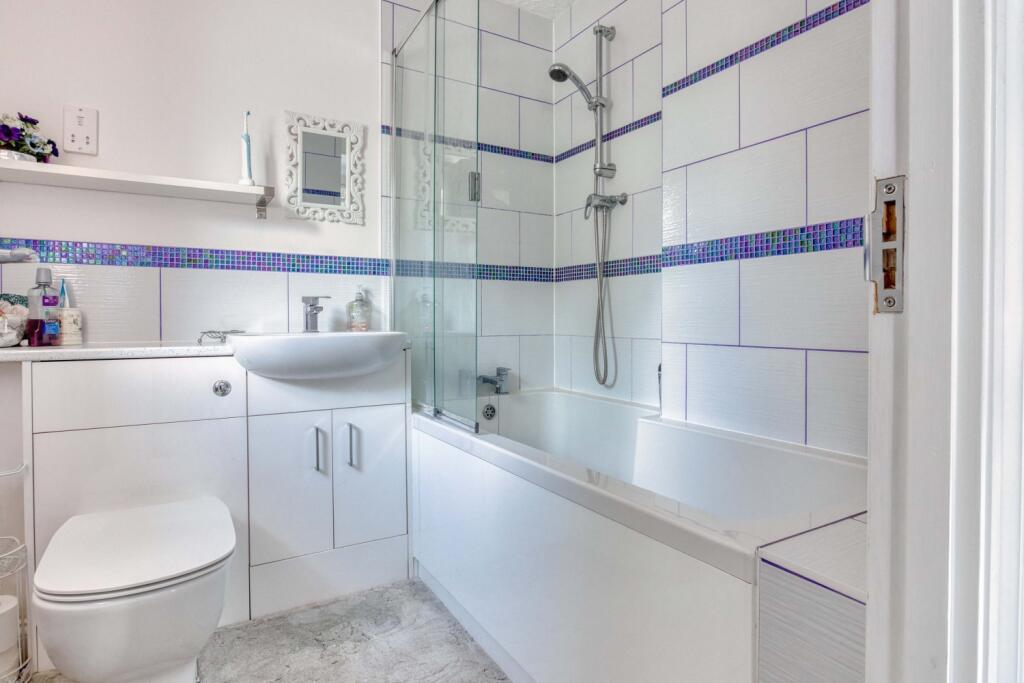 Ewemove Taunton - Graham Way (2)