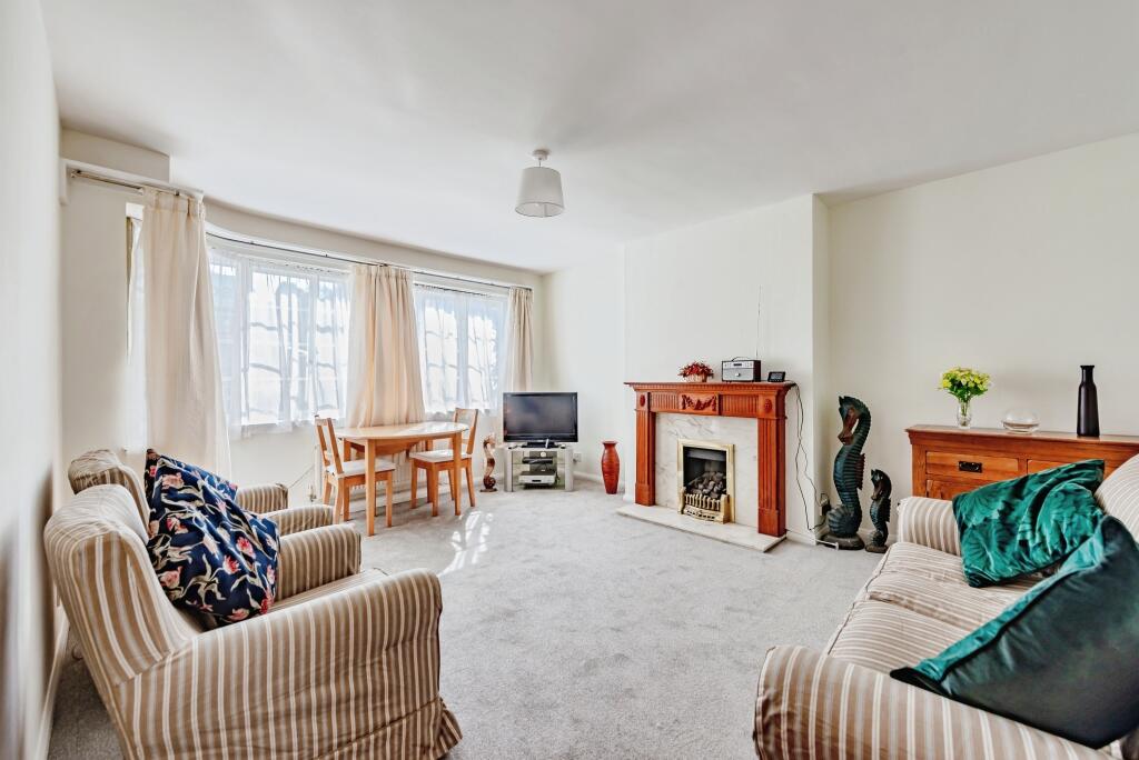 Lounge and dining room